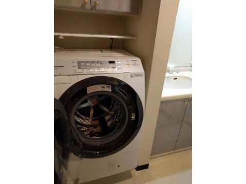 ドラム式洗濯乾燥機完備