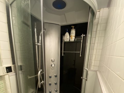バスタブ付シャワー室