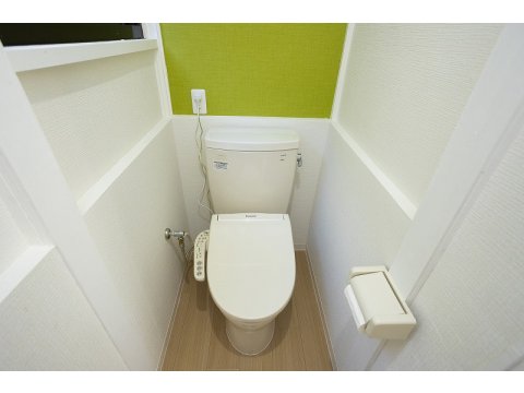 温水便座付き洋式トイレ２つ