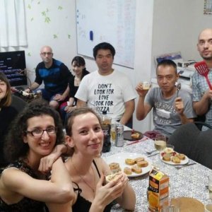 フランス語と英語の身につくシェアハウスでは、留学エージェントと提携することでフランス人比率50%という環境を実現しています。

自然とフランス語と英語が共通語になるので、どちらも身につけたい方にはピッタリです♪(´▽｀)