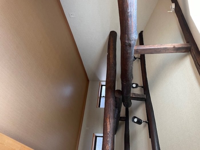 ハイジの部屋のような屋根裏部屋です。柱や梁がありますが、床面積は広いのでお好きな方に使っていただきたいです。