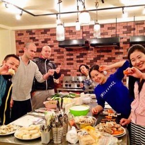 日本にいながら留学生活！
外国人比率50%×週2回英会話レッスン×国際交流パーティーと、日本にいながら英語漬け環境に身を置くことで英語特訓のできるシェアハウスです。
★現在『初期費用70000→35500円』キャンペーン中
ぜひこの機会にお得にご入居ください♪(´▽｀)