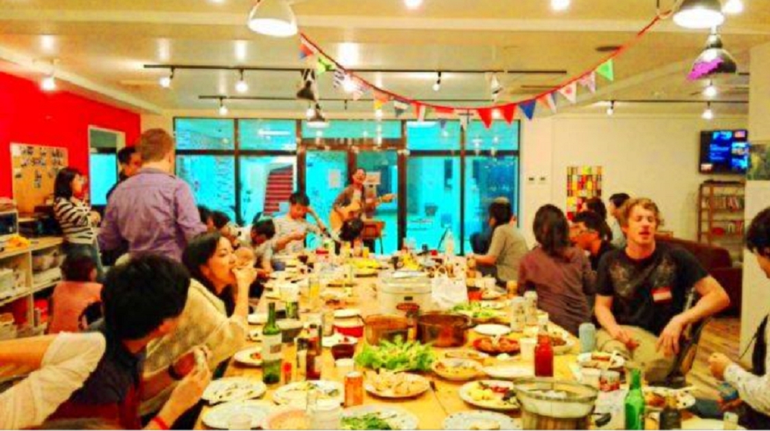 日本にいながら留学生活！
外国人比率50%×週2回英会話レッスン×国際交流パーティーと、日本にいながら英語漬け環境に身を置くことで英語特訓のできるシェアハウスです。
★現在『初期費用70000→35500円』キャンペーン中
ぜひこの機会にお得にご入居ください♪(´▽｀)