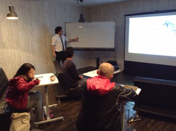 日本にいながら留学生活！
外国人比率50%×週2回英会話レッスン×国際交流パーティーと、日本にいながら英語漬け環境に身を置くことで英語特訓のできるシェアハウスです。
★現在『初期費用70000→35500円』キャンペーン中
ぜひこの機会にお得にご入居ください♪(´▽｀)