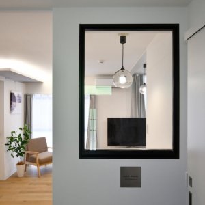 内窓がかわいい少人数制のシェアハウスです♪