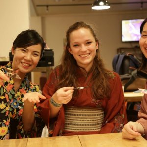 日本にいながら留学生活！
外国人比率50%×週2回英会話レッスン×国際交流パーティーと、日本にいながら英語漬け環境に身を置くことで英語特訓のできるシェアハウスです。
★現在『初期費用70000→35500円』キャンペーン中
ぜひこの機会にお得にご入居ください♪(´▽｀)